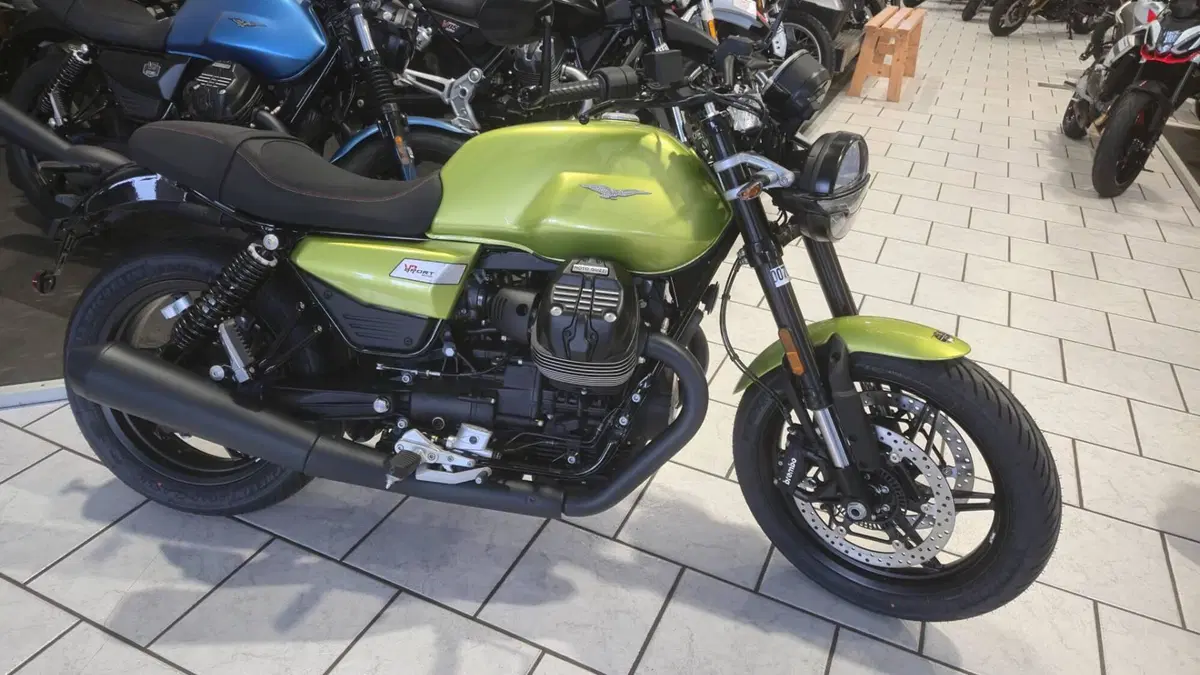 Moto Guzzi V7 Sport (2025 - 26) (2)