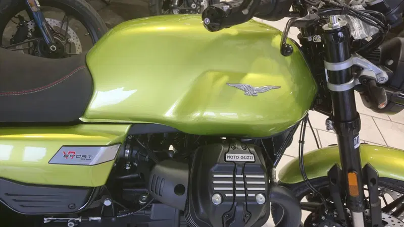 Moto Guzzi V7 Sport (2025 - 26) (4)