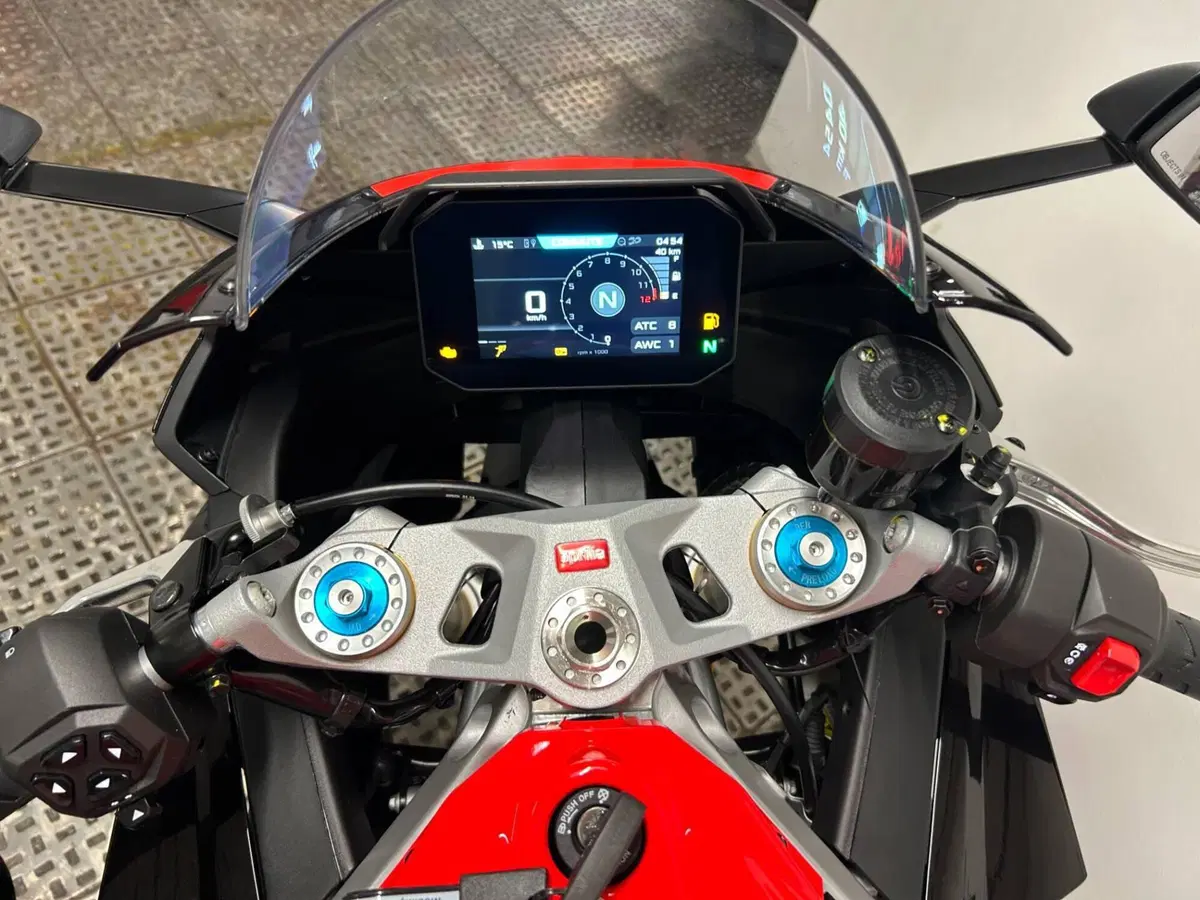 Aprilia Tuono 660 Factory (2025 - 26) (3)