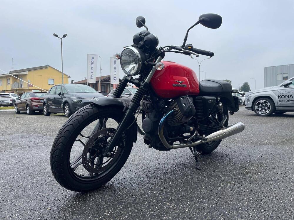 Moto Guzzi V7 Stone (2012 - 15)