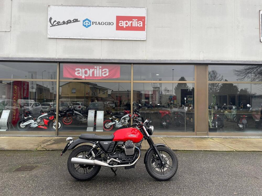 Moto Guzzi V7 Stone (2012 - 15) (4)