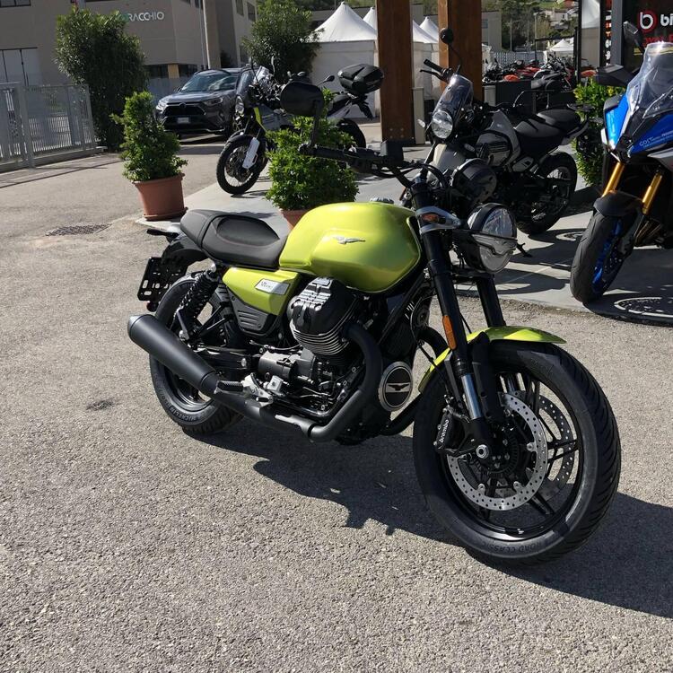 Moto Guzzi V7 Sport (2025) (2)