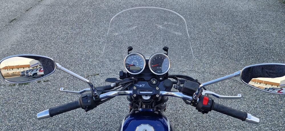 Moto Guzzi V7 Special (2021 - 24) (3)