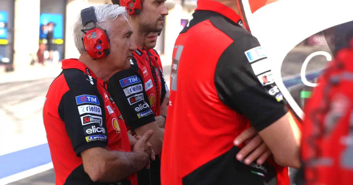 MotoGP 2025. GP del Qatar - ESCLUSIVO - Intervista con Davide Tardozzi: "Nel 2020 il mondiale doveva vincerlo Andrea Dovizioso. Pecco e Marc Marquez? &Egrave; difficile trovarsi male con Francesco Bagnaia" (Parte 2 di 2)
