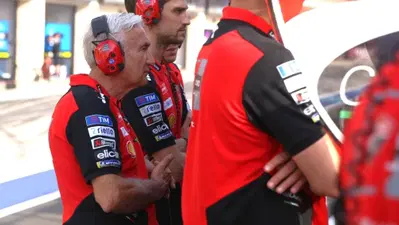 MotoGP 2025. GP del Qatar - ESCLUSIVO - Intervista con Davide Tardozzi: "Nel 2020 il mondiale doveva vincerlo Andrea Dovizioso. Pecco e Marc Marquez? &Egrave; difficile trovarsi male con Francesco Bagnaia" (Parte 2 di 2)