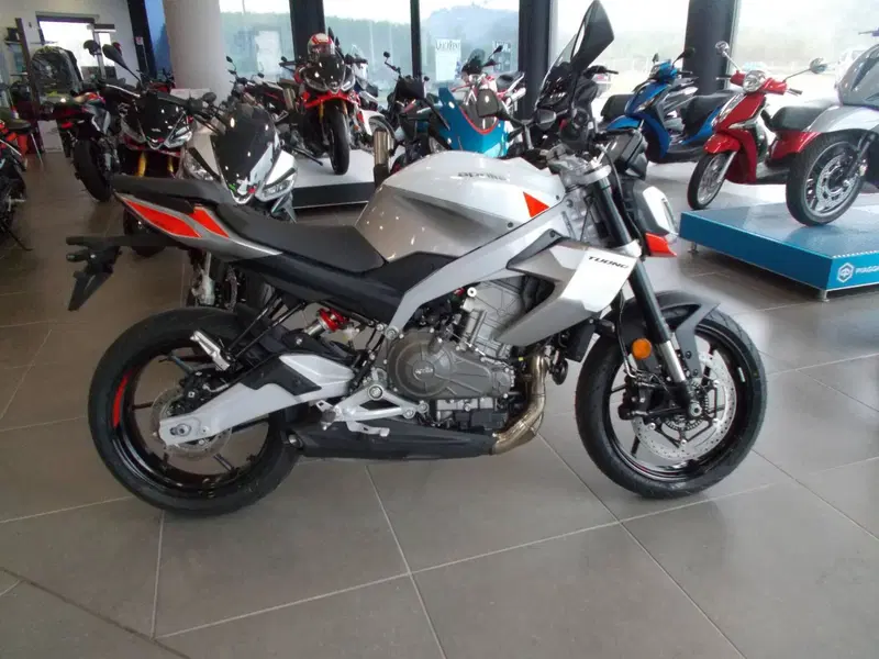 Aprilia Tuono 457 (2025 - 26) (2)