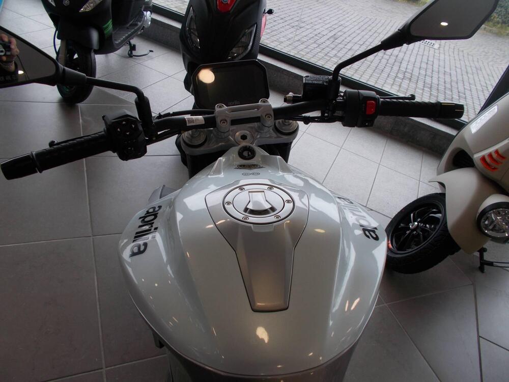 Aprilia Tuono 457 (2025) (5)