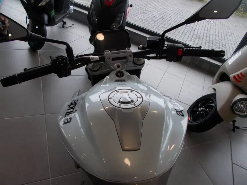 Aprilia Tuono 457 (2025 - 26) (5)