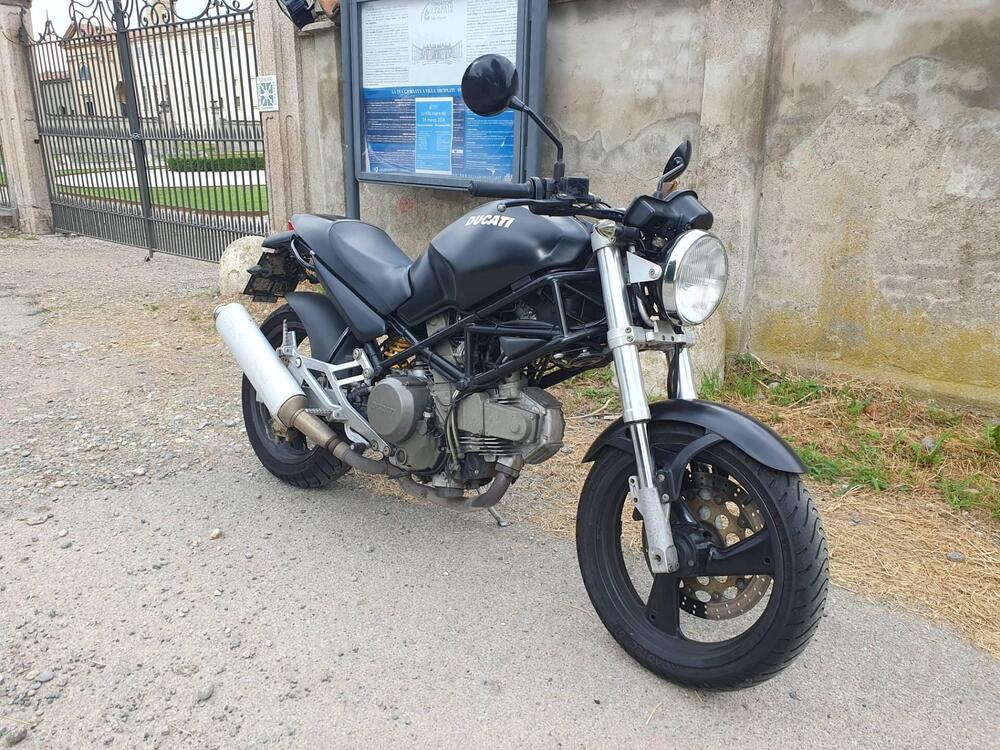 Ducati Monster 600 dark (2)