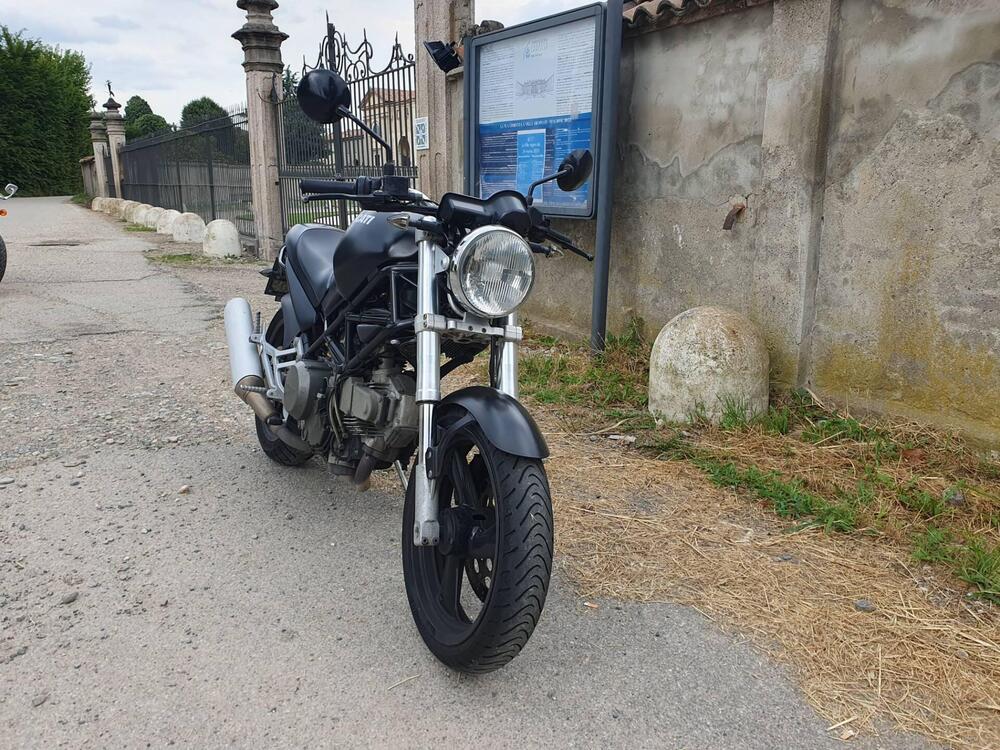 Ducati Monster 600 dark (3)