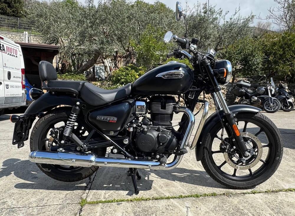 Royal Enfield Meteor 350 Fireball (2021 - 25) (2)