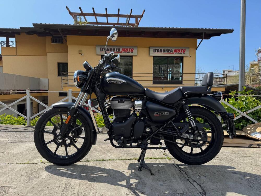 Royal Enfield Meteor 350 Fireball (2021 - 25)