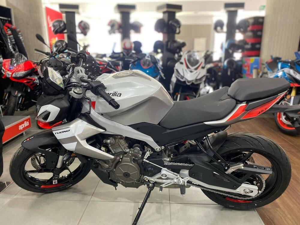 Aprilia Tuono 457 (2025) (2)