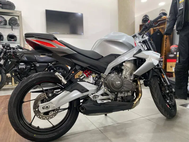 Aprilia Tuono 457 (2025 - 26) (2)