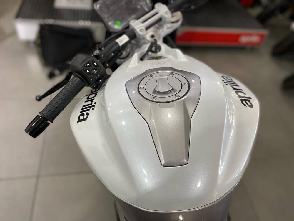 Aprilia Tuono 457 (2025) (5)