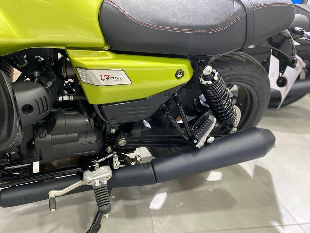 Moto Guzzi V7 Sport (2025) (4)