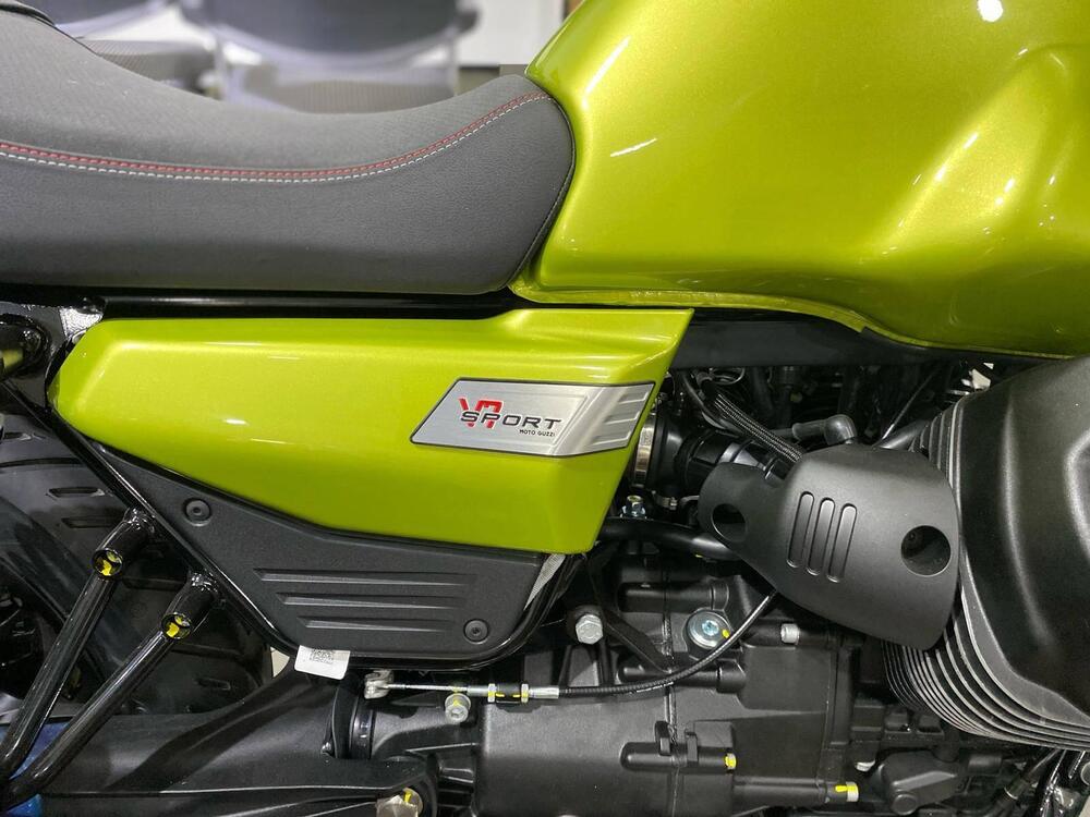Moto Guzzi V7 Sport (2025) (5)