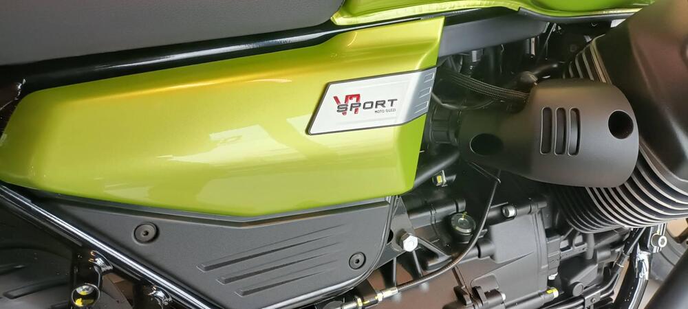 Moto Guzzi V7 Sport (2025) (2)