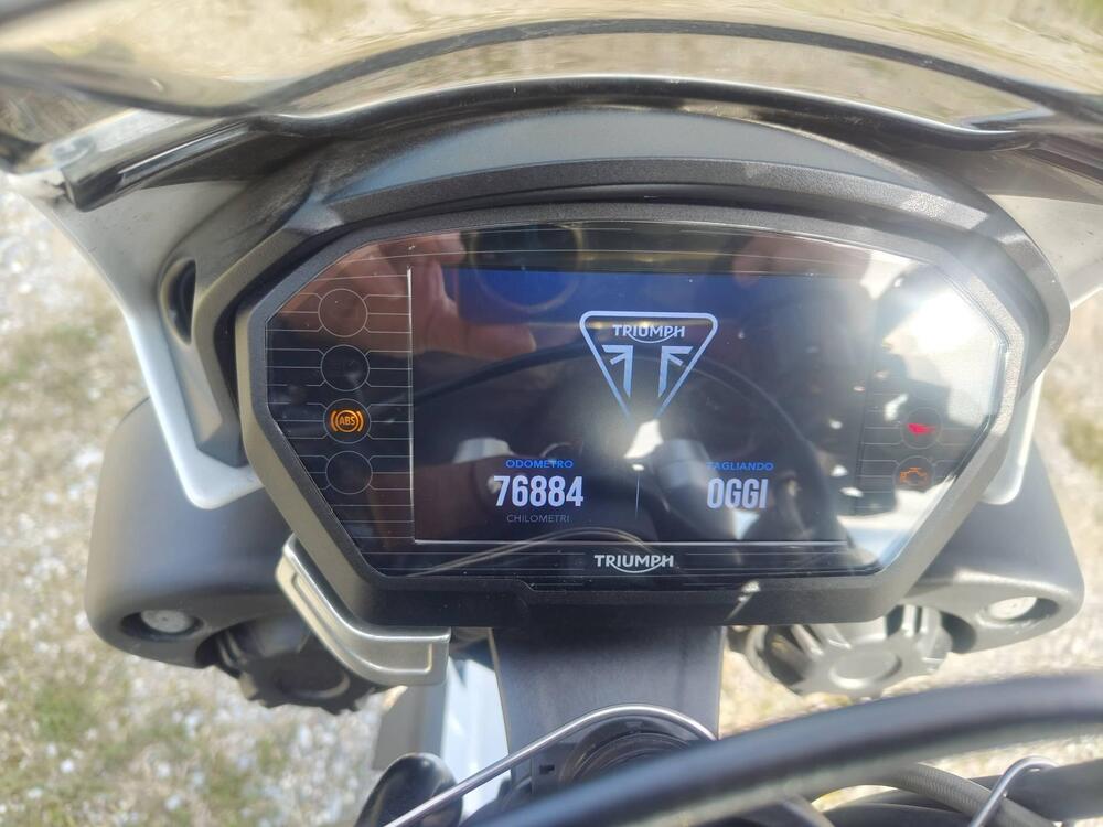 Triumph Street Triple R (2017 - 20) (5)