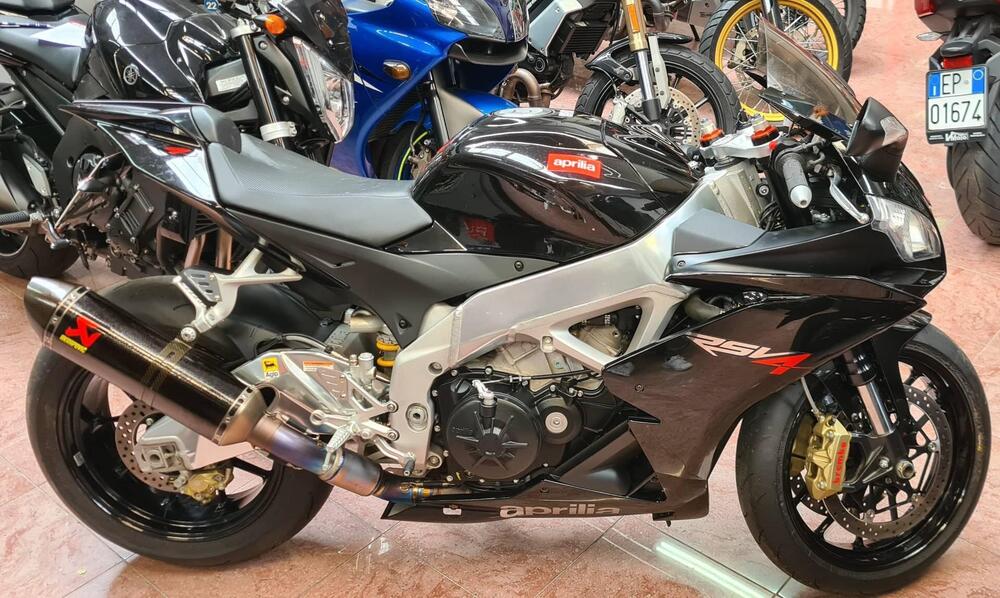 Aprilia RSV4 Factory (2009 - 12) (3)