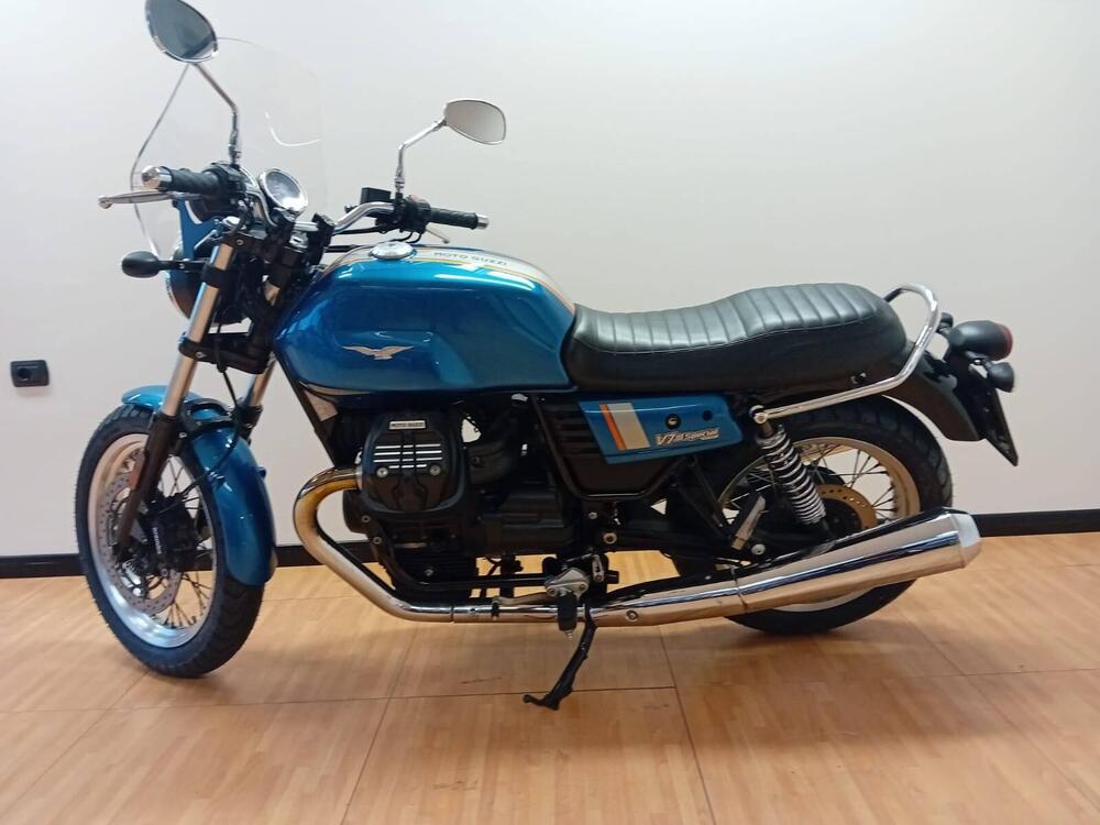 Moto Guzzi V7 II Special (2015 - 17) (3)