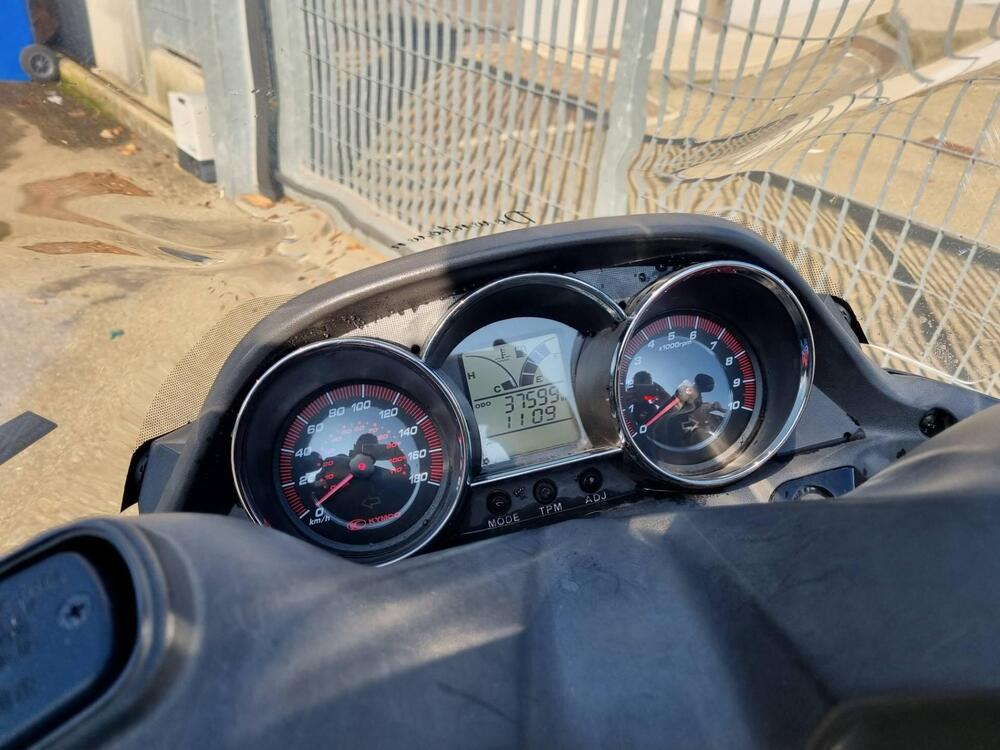 Kymco Downtown 300i (2009 - 17) (4)