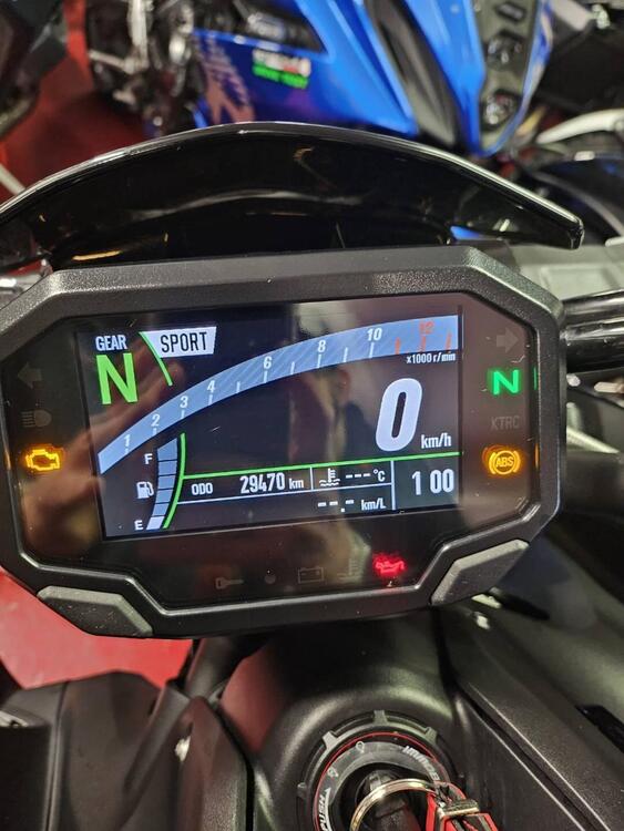 Kawasaki Z 900 SE (2022 - 24) (3)