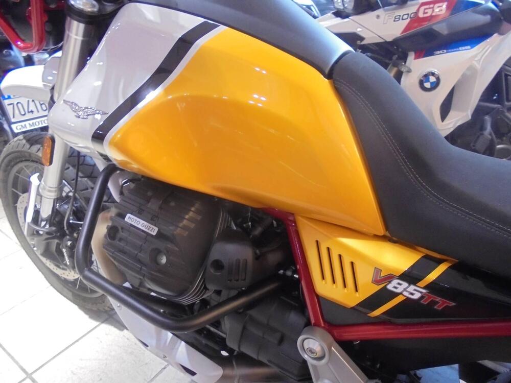 Moto Guzzi V85 TT (2024 - 25) (4)
