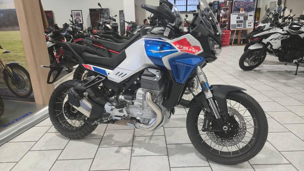 Moto Guzzi Stelvio Duecento Tributo (2025) (4)
