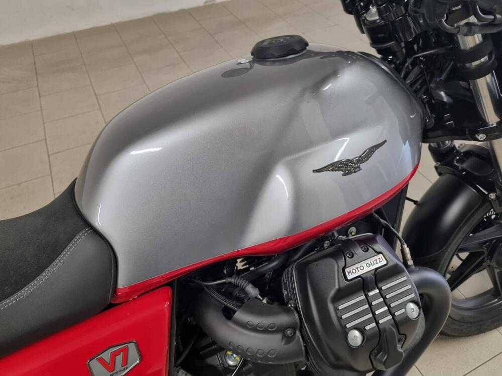 Moto Guzzi V7 Stone Corsa (2023 - 25) (4)