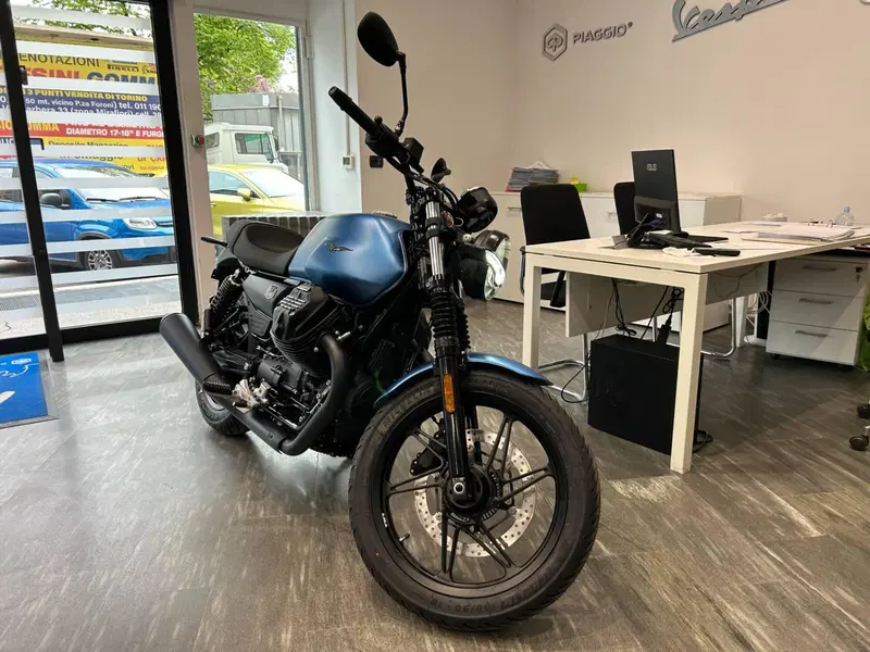 Moto Guzzi V7 Stone (2025 - 26) (6)