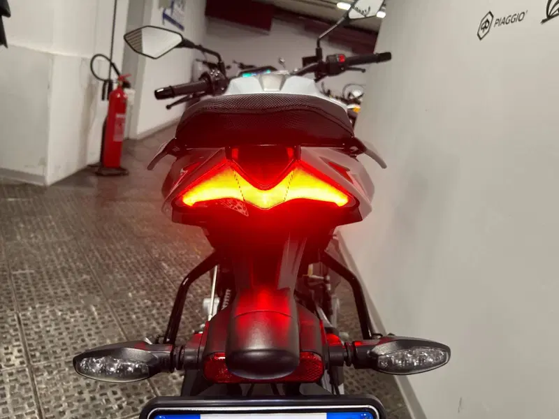 Aprilia Tuono 457 (2025 - 26) (4)