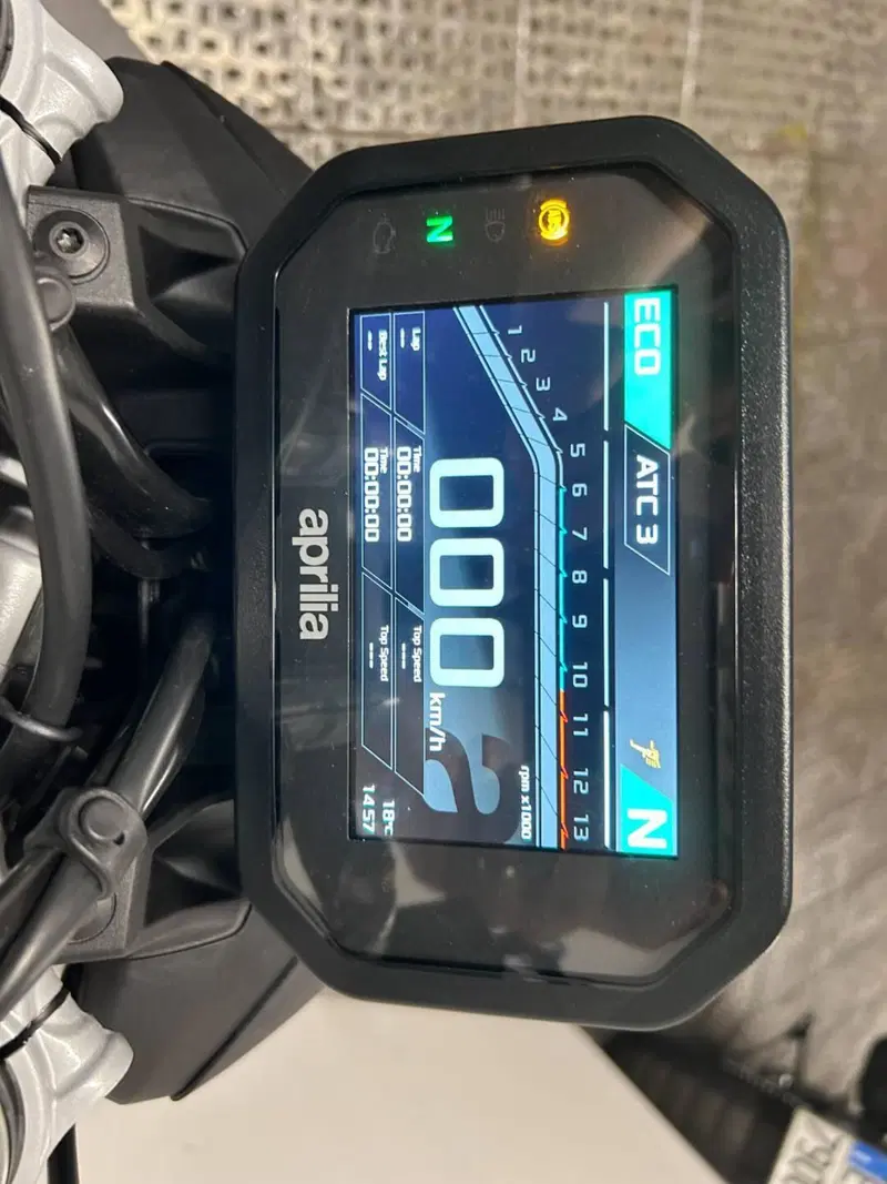 Aprilia Tuono 457 (2025 - 26) (5)