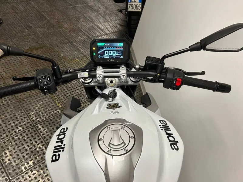 Aprilia Tuono 457 (2025 - 26) (6)