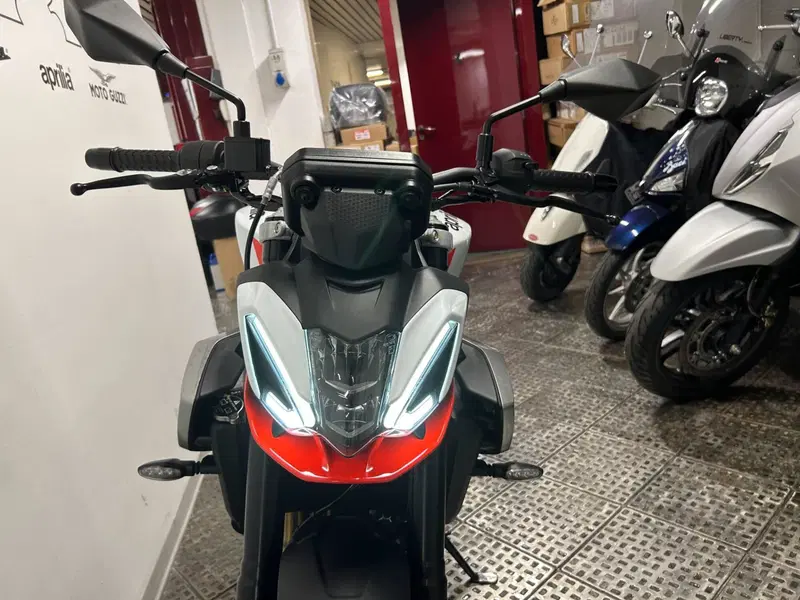 Aprilia Tuono 457 (2025 - 26) (7)