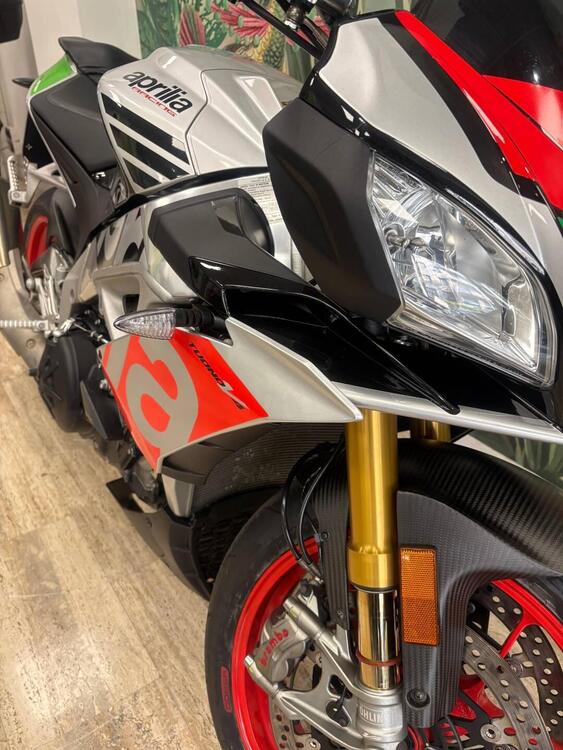 Aprilia Tuono V4 Factory (2017 - 18) (2)