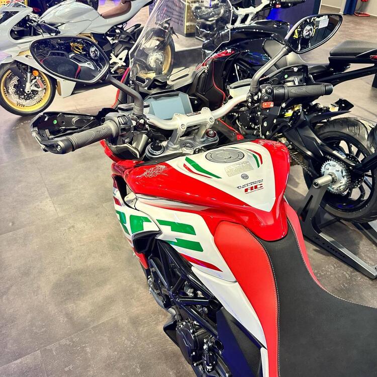 MV Agusta Turismo Veloce 800 RC SCS (2022 - 25) (3)
