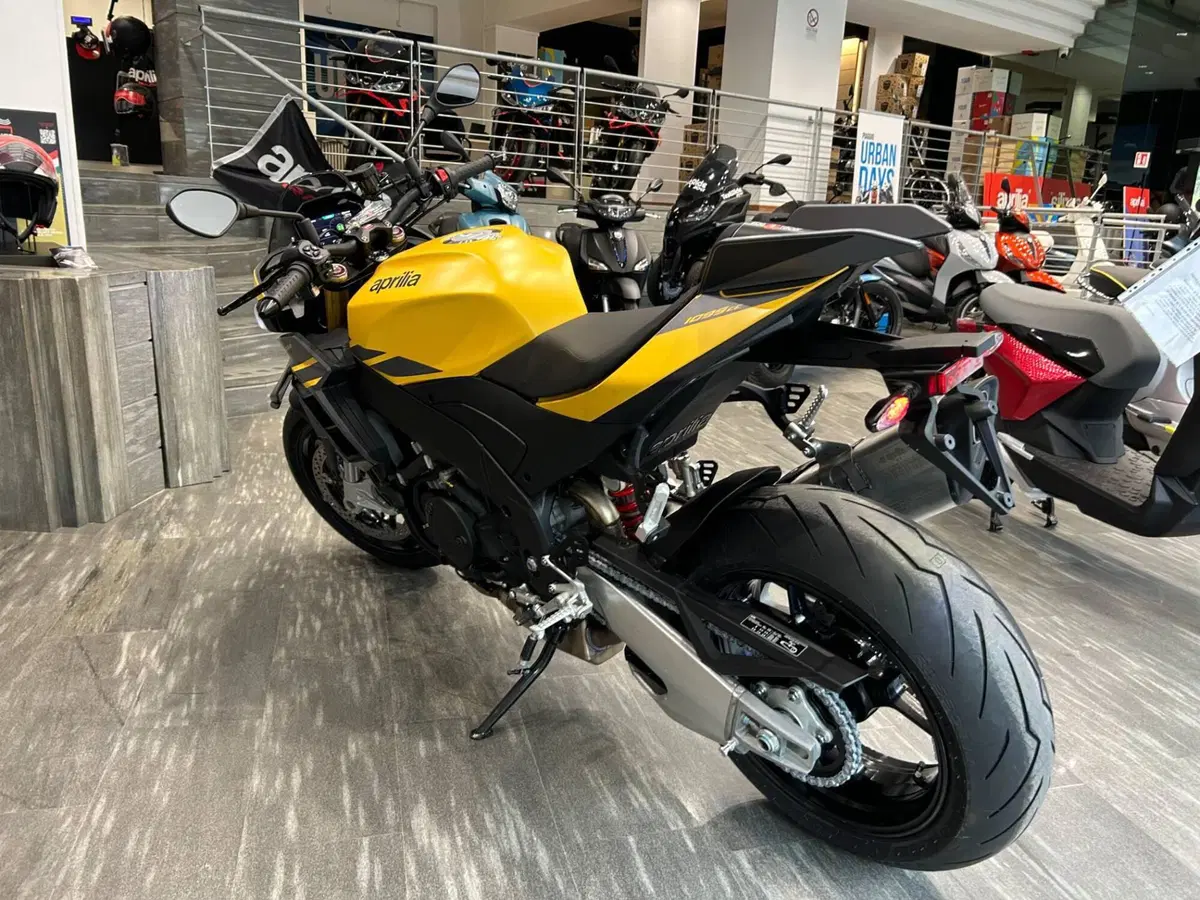 Aprilia Tuono V4 (2025 - 26) (5)