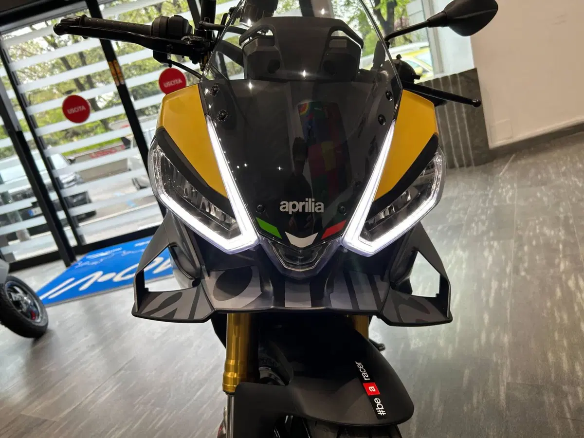 Aprilia Tuono V4 (2025 - 26) (9)