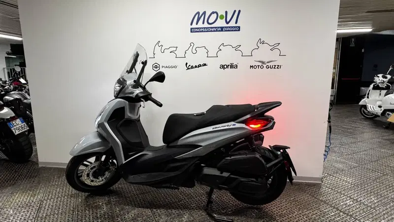 Piaggio Beverly 400 S (2025 - 26) (6)
