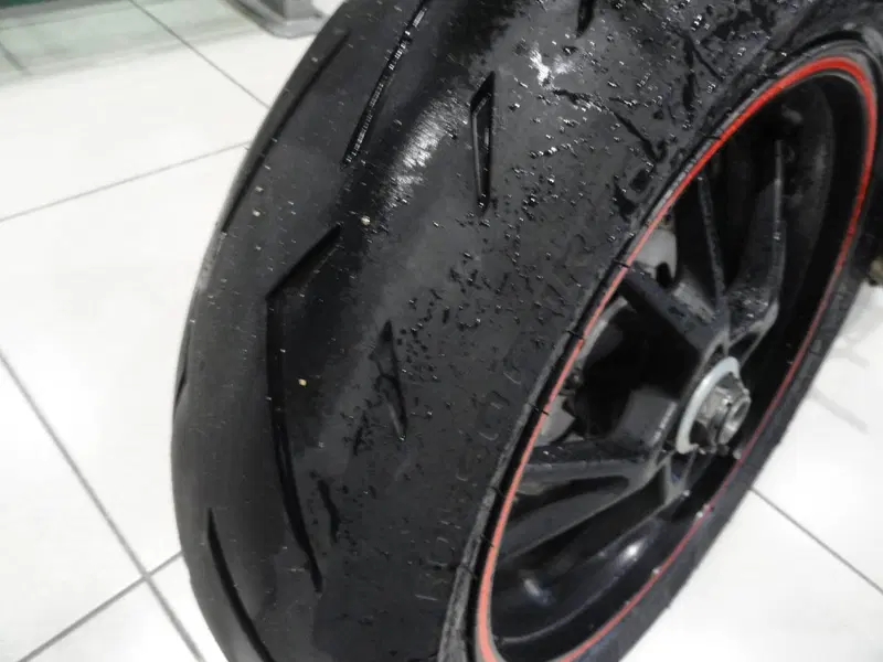 Triumph Speed Triple 1050 (2011 - 13) (7)