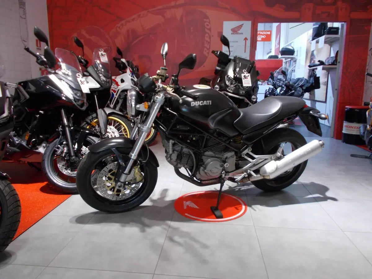 Ducati Monster 900 Dark I.E. (1999 - 02)