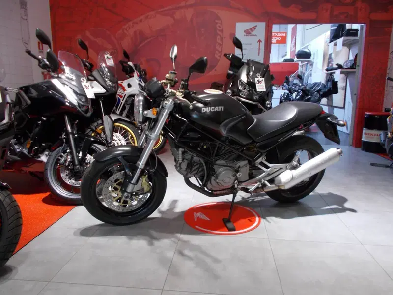Ducati Monster 900 Dark I.E. (1999 - 02)