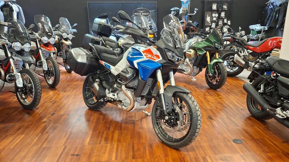 Moto Guzzi Stelvio Duecento Tributo (2025)
