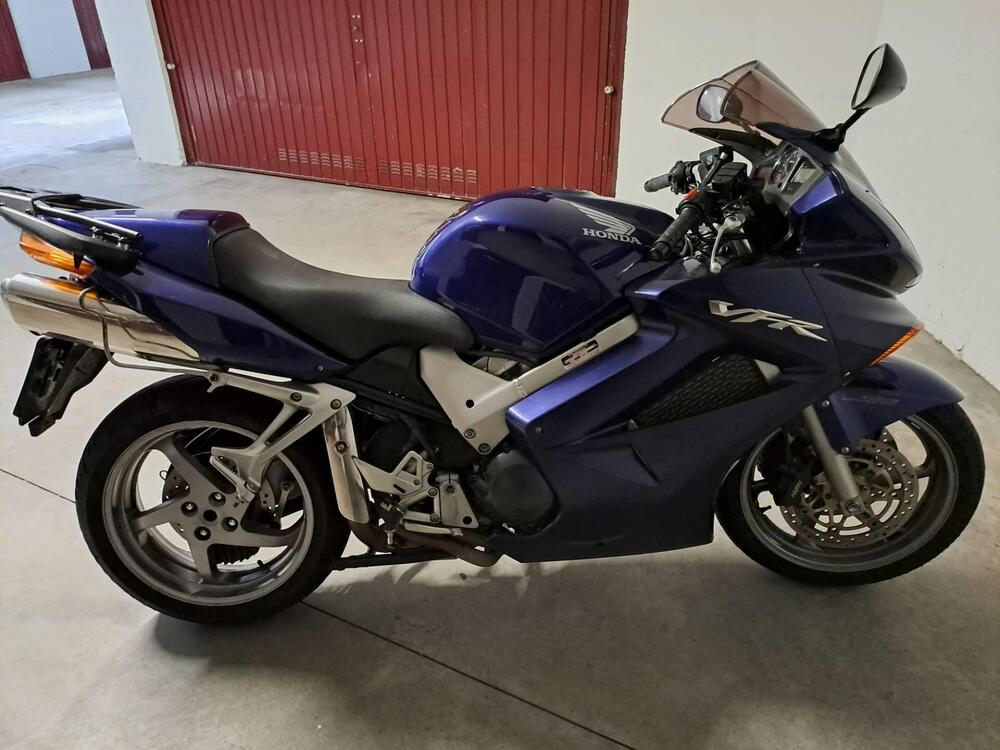Honda VFR 800 (2002 - 05)