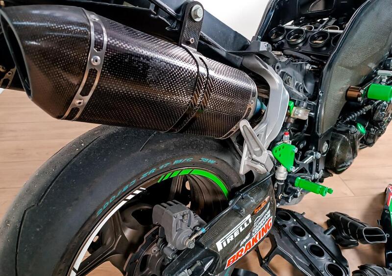 Vendo Kawasaki Ninja 1000 ZX-10R (2004 - 05) usata a Roma
