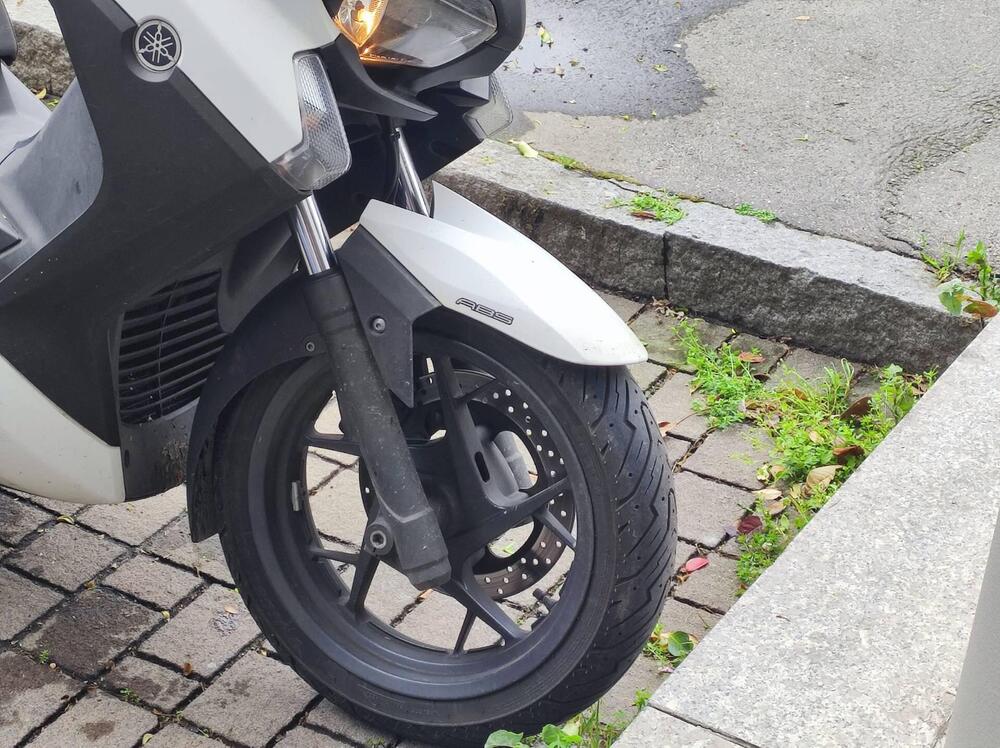 Yamaha X-Max 250 ABS (2014 - 16) (4)
