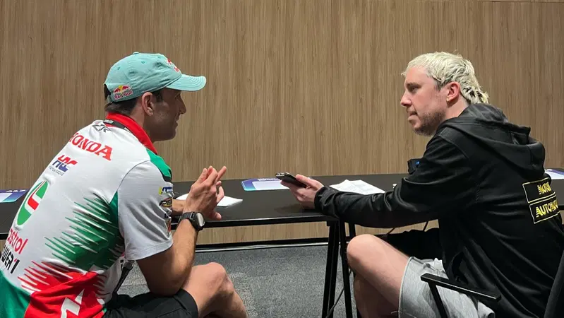 Un momento dell'intervista di gioved&igrave; 10 aprile 2025 (foto di Irene Aneas)