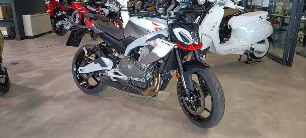 Aprilia Tuono 457 (2025) (2)