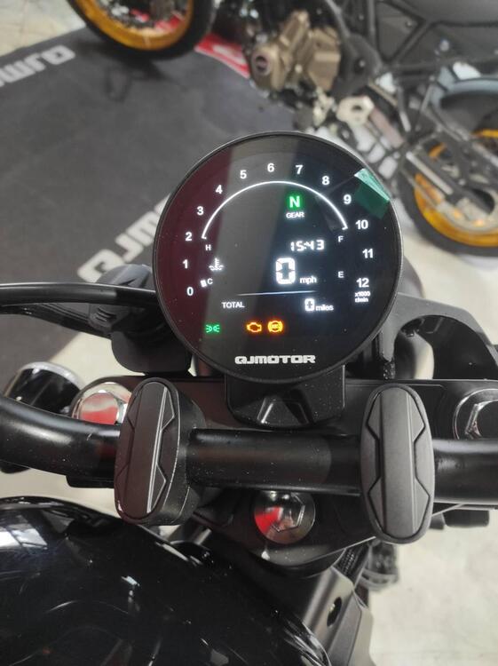 QJ Motor SRV 125 (2023 - 25) (5)